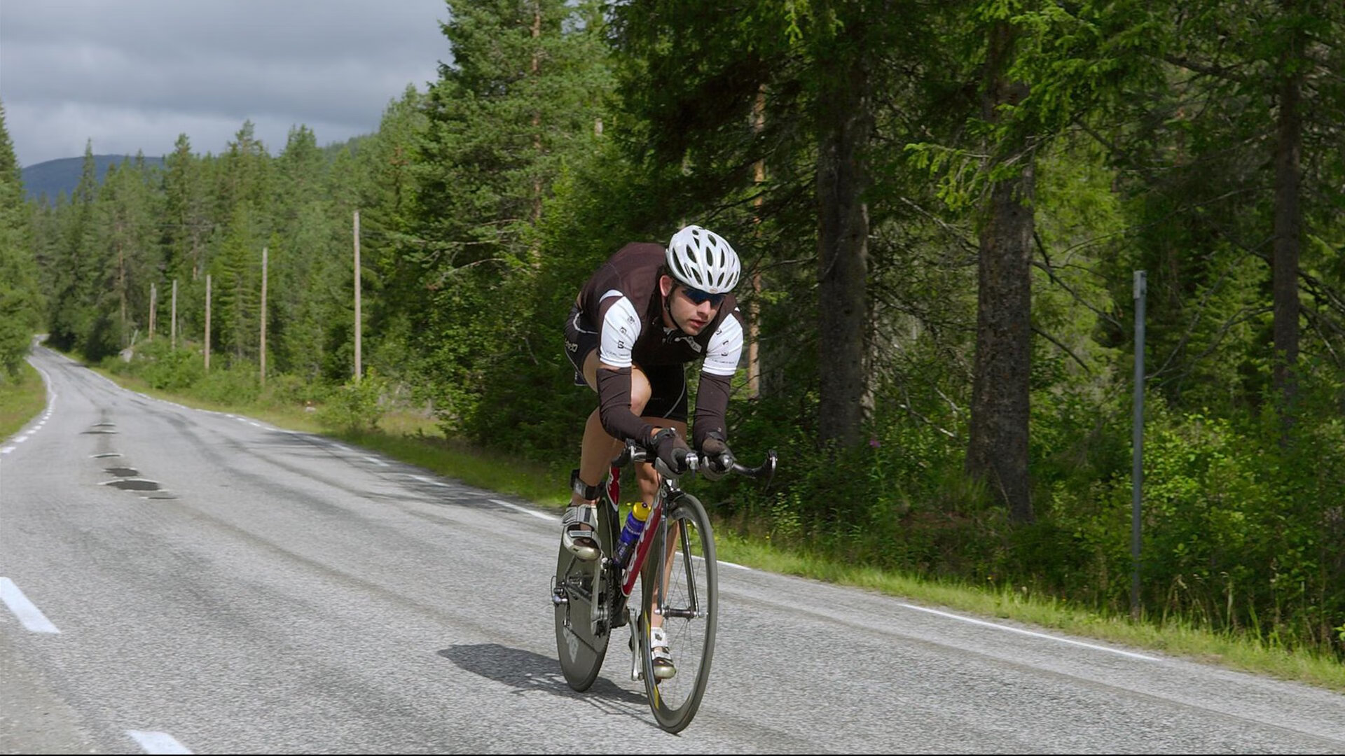 国际赛事的商业赞助为地方经济带来短期利好，国际商业比赛