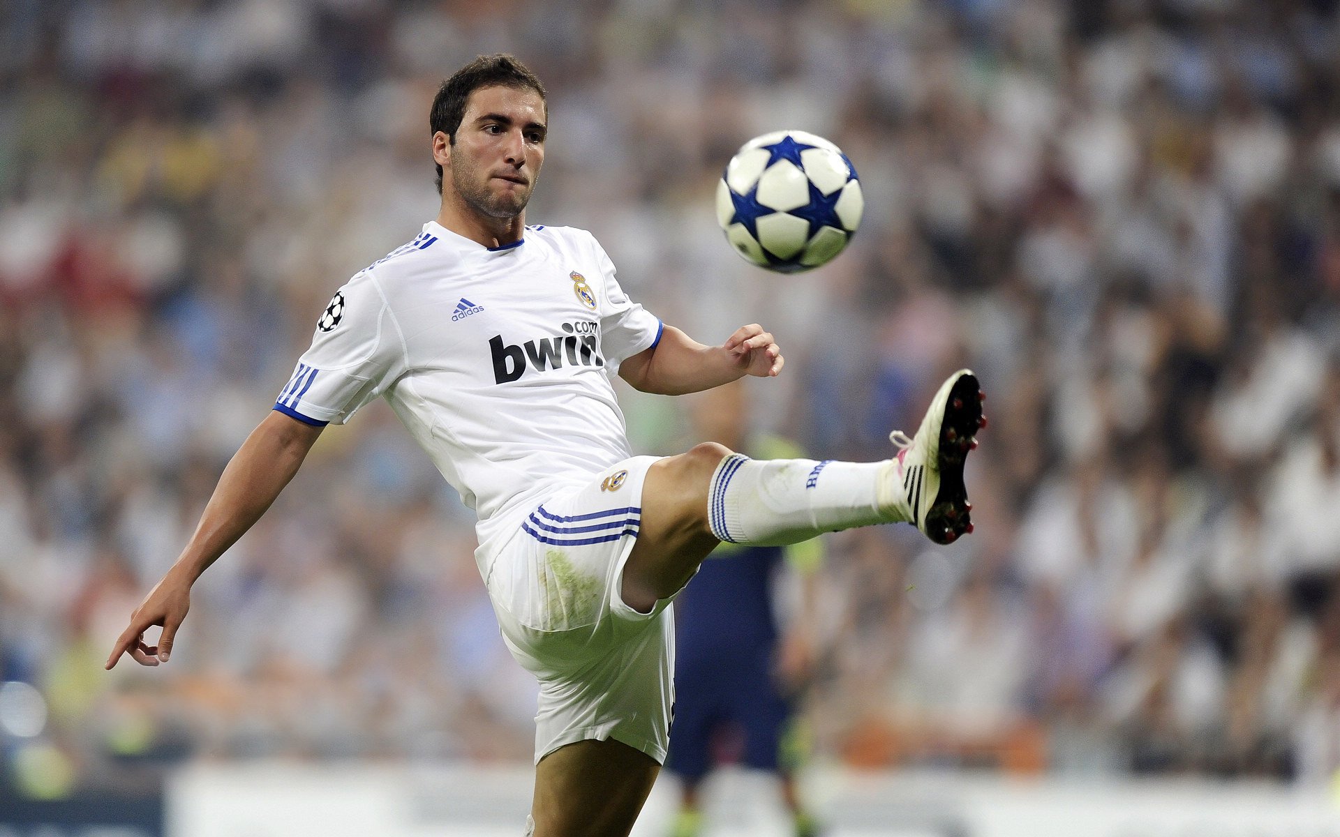 威少两年半来首次连续三场20+表现,队记盛赞全明星水准,威少成名比赛视频