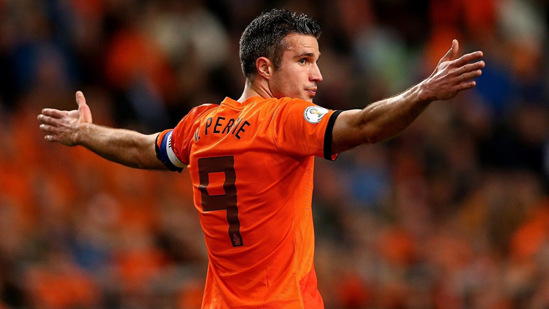 欧洲杯门票热销带动当地服务业经济复苏，欧洲杯售票